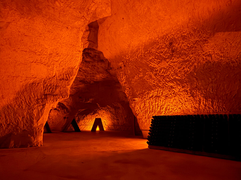 explorez les caves de champagne à reims : nos suggestions de visite et guide de réservation 2 cave champagne